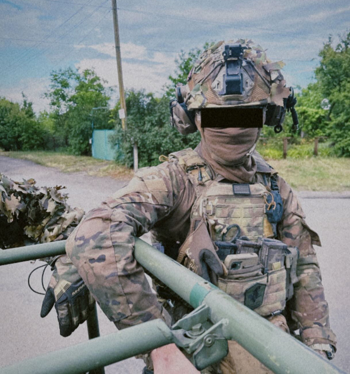 Redemption Tactical Crusader 2.0® l St. Michael FULL ARMOR KIT COMBO PACKAGE with Crusader 2.0 +IFAK Medical Kit + LEVEL IV  (2) 10x12 Front/Back Plates (2) 6x8 Side Plates (Level III PE)