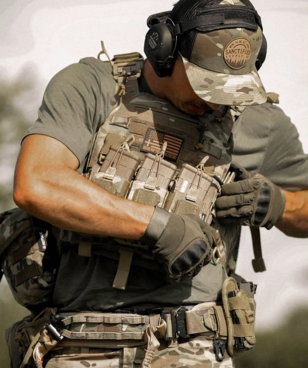 Redemption Tactical Crusader 2.0® l St. Michael FULL ARMOR KIT COMBO PACKAGE with Crusader 2.0 +IFAK Medical Kit + LEVEL IV  (2) 10x12 Front/Back Plates (2) 6x8 Side Plates (Level III PE)